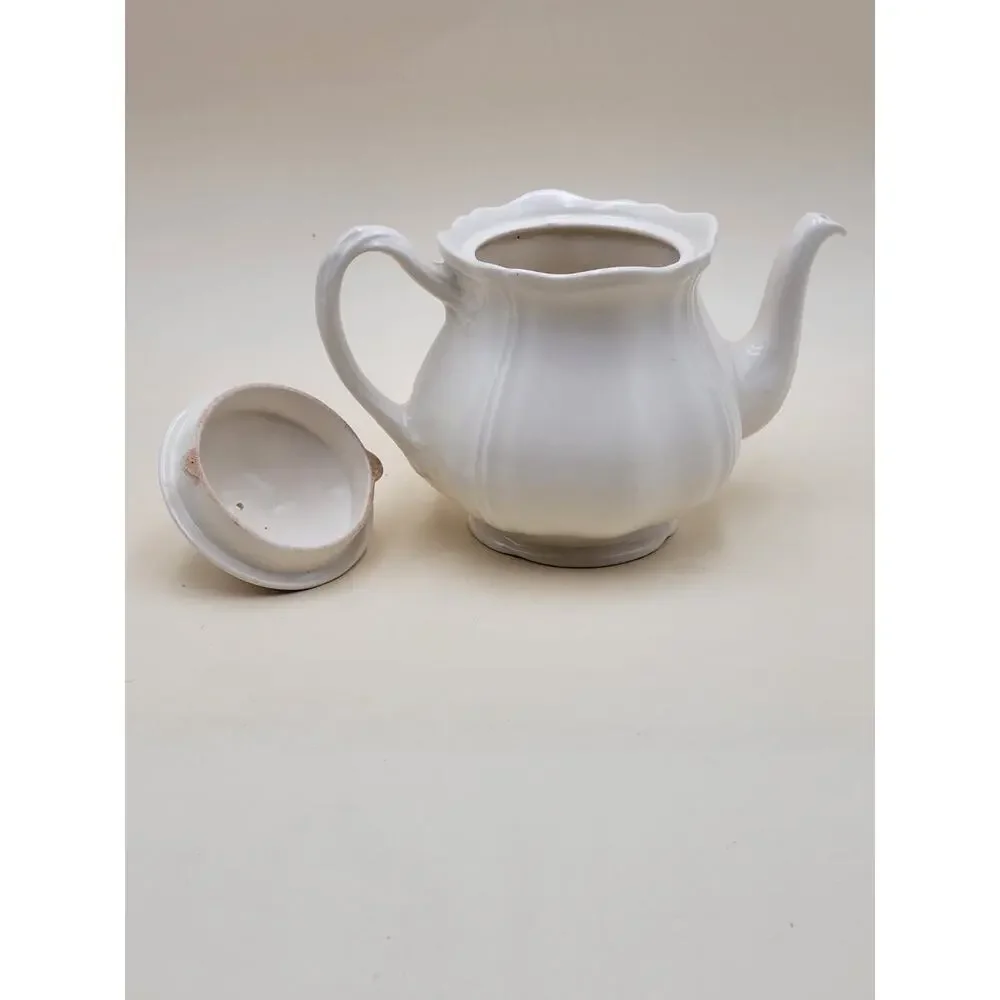Wedgwood Queen's Shape White Ceramic Teapot with Lid Made in England VTG